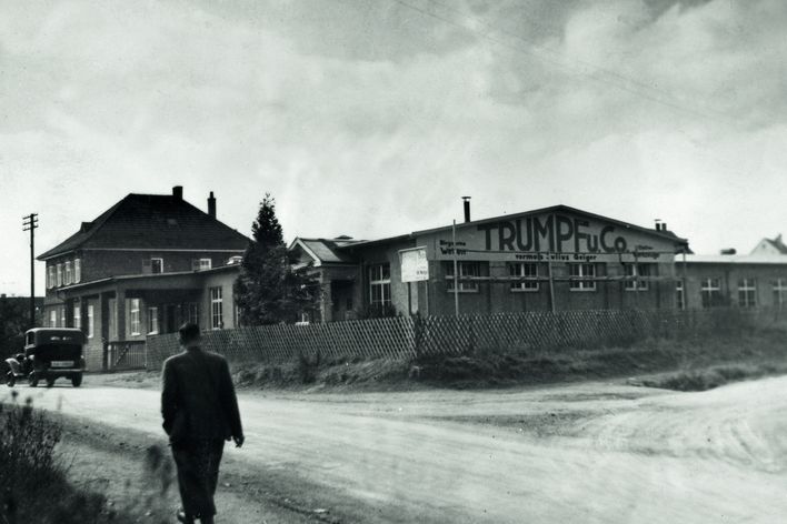 historical picture of the second company building of TRUMPF in Stuttgart-Weilimdorf Germany