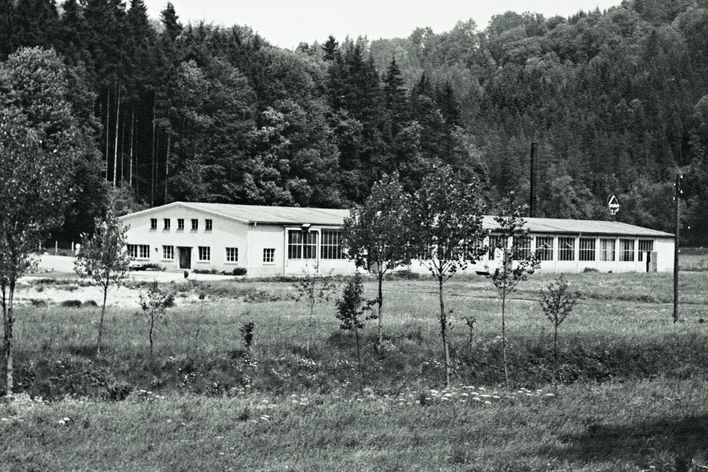 historical picture of the company building of TRUMPF in Hettingen Germany
