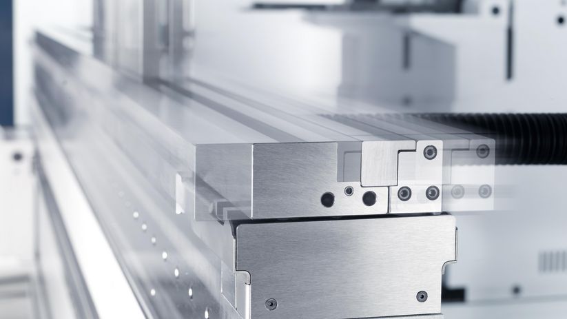 TruBend Serie 8000 mit Unterwerkzeugverschiebung